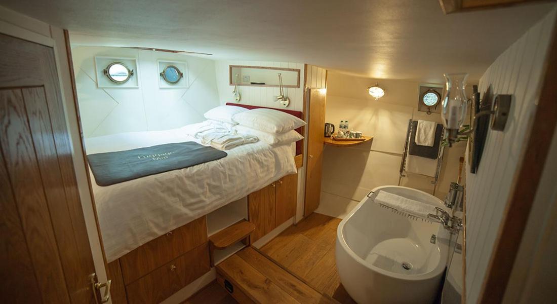Hotel Barge Waternimf Ely Exteriör bild