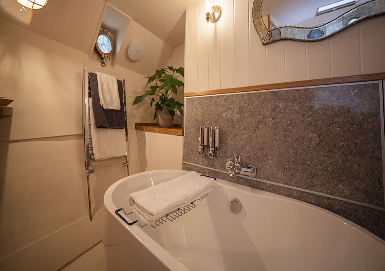 Hotel Barge Waternimf Ely Exteriör bild