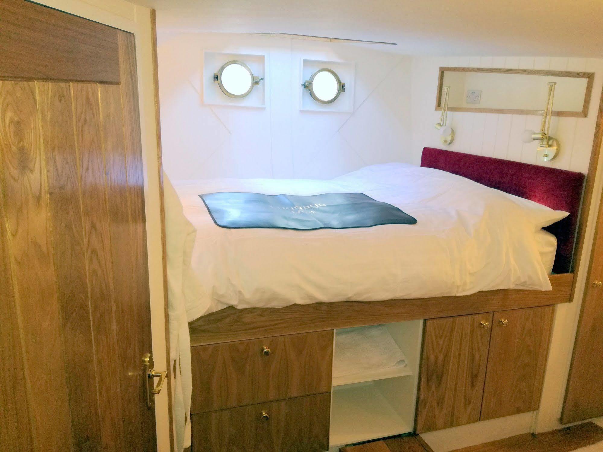 Hotel Barge Waternimf Ely Exteriör bild