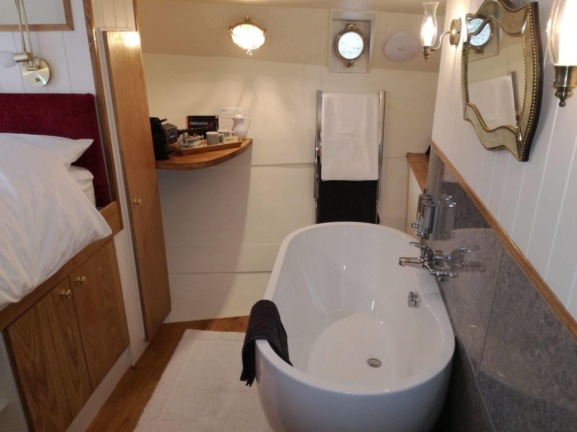 Hotel Barge Waternimf Ely Exteriör bild
