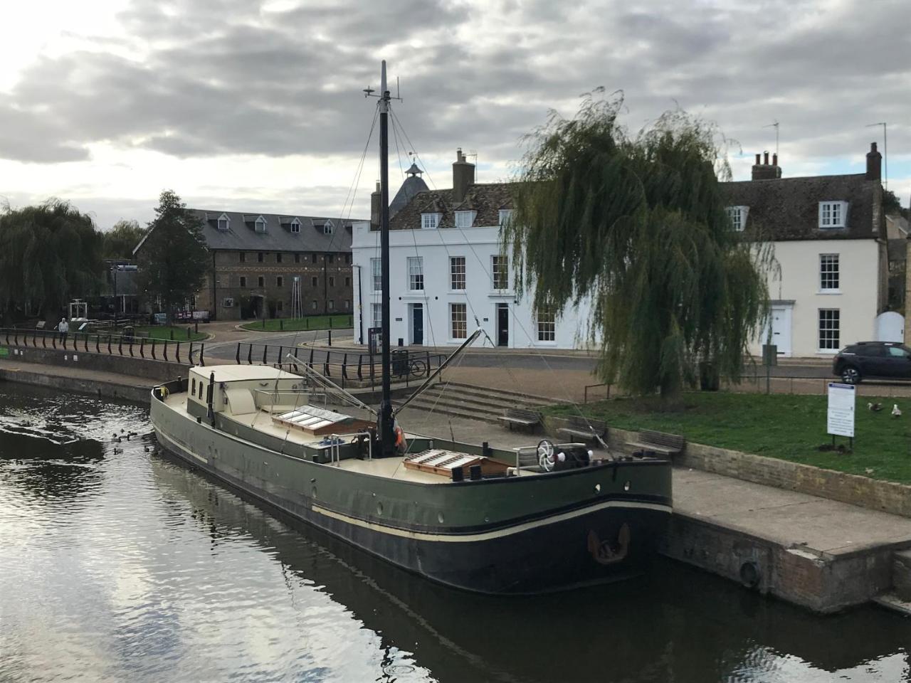 Hotel Barge Waternimf Ely Exteriör bild